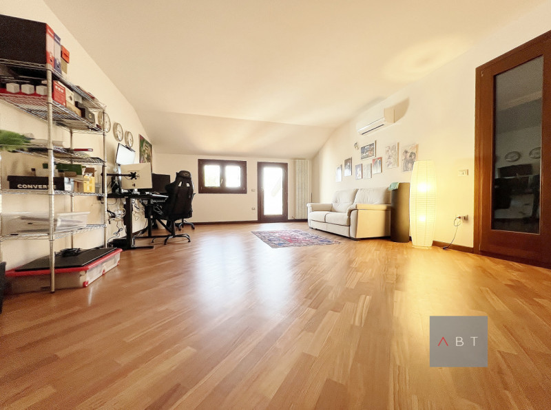 Situata nella frazione di Paviola, casa singola ultimata nel 2023 con finiture di pregio e compos...