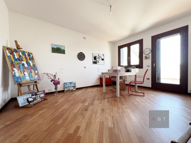 Situata nella frazione di Paviola, casa singola ultimata nel 2023 con finiture di pregio e compos...