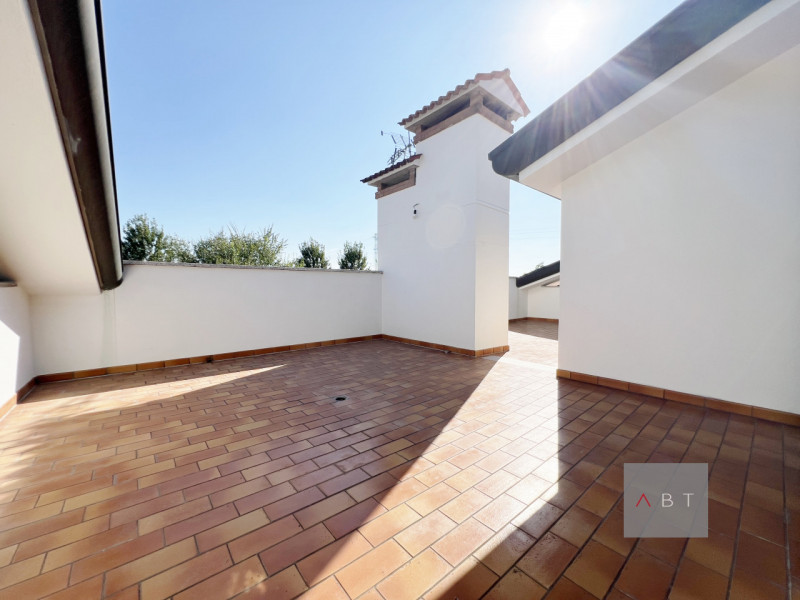 Situata nella frazione di Paviola, casa singola ultimata nel 2023 con finiture di pregio e compos...