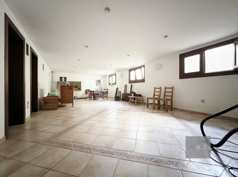 Situata nella frazione di Paviola, casa singola ultimata nel 2023 con finiture di pregio e compos...