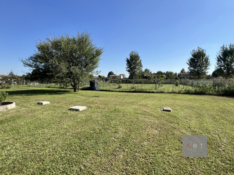 Situata nella frazione di Paviola, casa singola ultimata nel 2023 con finiture di pregio e compos...