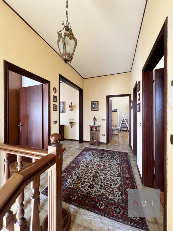 Situata nella frazione di Marsango, porzione di bifamiliare composta di: ingresso, cucina-sala pr...