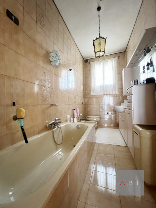 Situata nella frazione di Marsango, porzione di bifamiliare composta di: ingresso, cucina-sala pr...