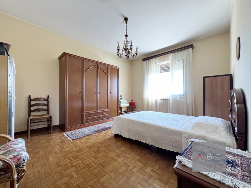 Situata nella frazione di Marsango, porzione di bifamiliare composta di: ingresso, cucina-sala pr...