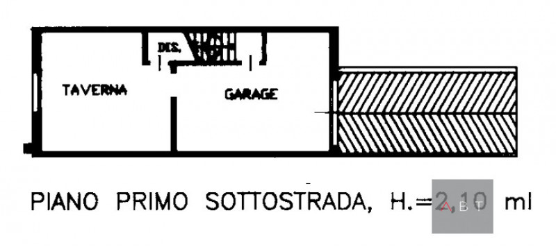 Porzione di casa a schiera centrale composta di: ingresso, soggiorno, cucina, due bagni, due came...