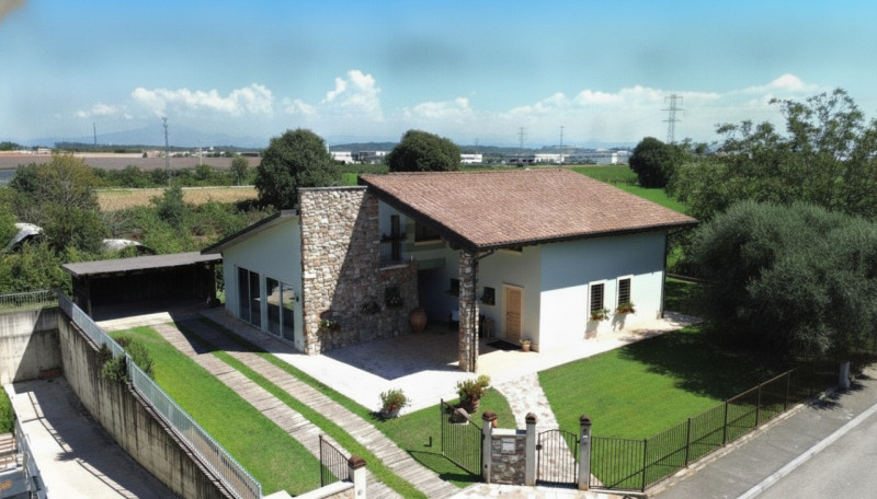VENDITE Ville singole o a schiera a Valeggio sul Mincio – foto 1