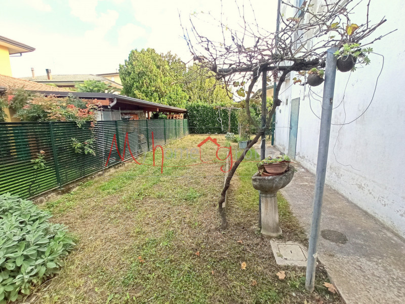 ALBIGNASEGO (RIF: V1625-R): Casa singola con giardino di 240 mq in splendida posizione. Ci trovia...