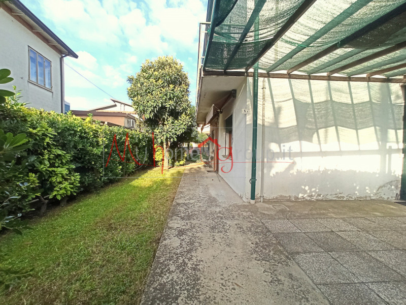 ALBIGNASEGO (RIF: V1625-R): Casa singola con giardino di 240 mq in splendida posizione. Ci trovia...