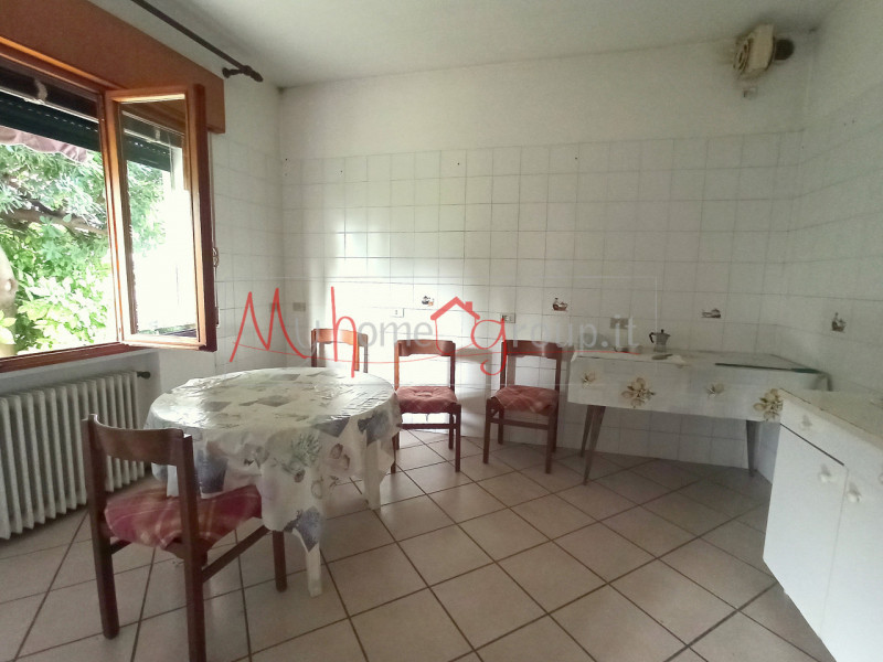 ALBIGNASEGO (RIF: V1625-R): Casa singola con giardino di 240 mq in splendida posizione. Ci trovia...