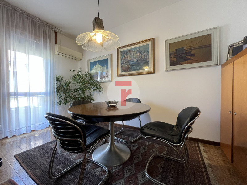 Nel quartiere Arcella, in zona Sant’Antonino, porzione di bifamiliare al primo piano con ingresso...
