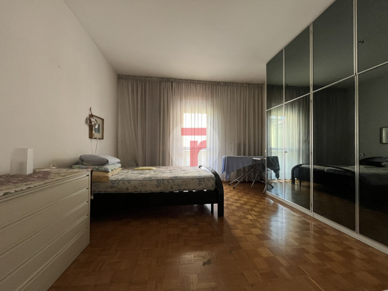 Nel quartiere Arcella, in zona Sant’Antonino, porzione di bifamiliare al primo piano con ingresso...
