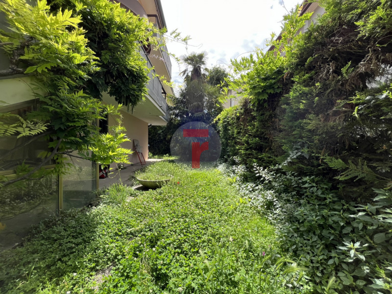 Nel quartiere Arcella, in zona Sant’Antonino, porzione di bifamiliare al primo piano con ingresso...