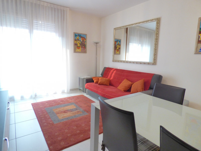 SARMEOLA- Situato in quartiere residenziale ed in signorile contesto, recentissimo ed elegante BI...
