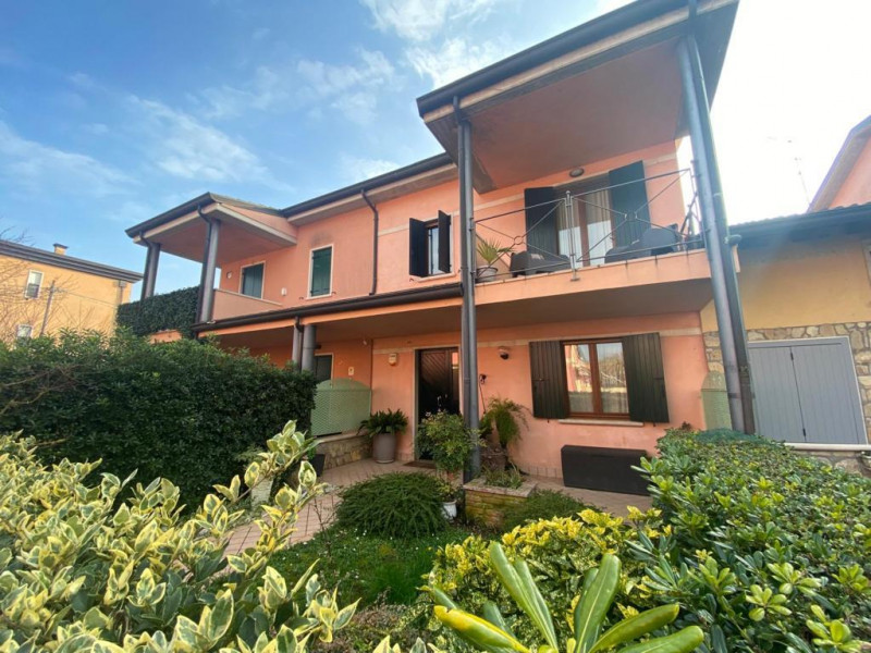 Mozzecane Vendita Casa a schiera porzione centrale