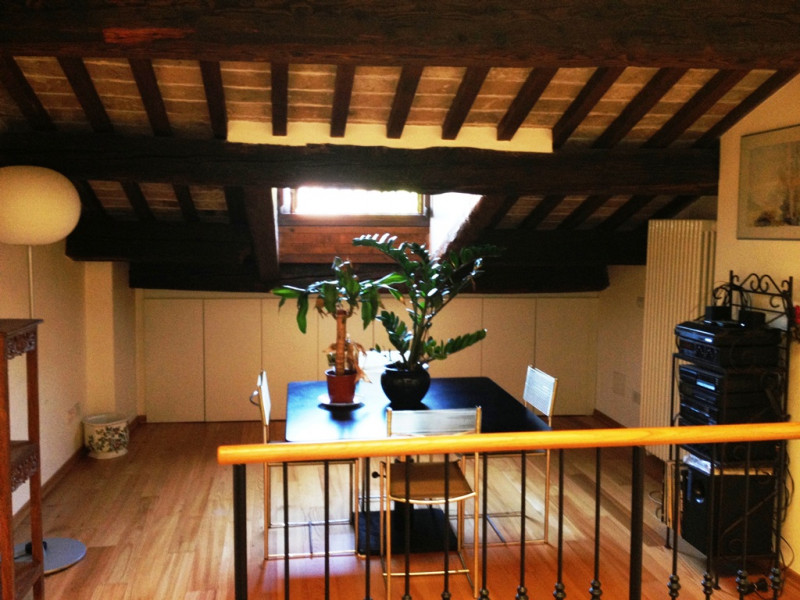 M229 - Centralissimo e pregievole occhio di portico finemente ristrutturato e compledo di ascenso...