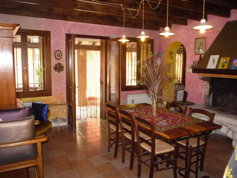 VAL LIONA: In splendida zona collinare rivolta a sud, debitamente servita da strada asfaltata, am...