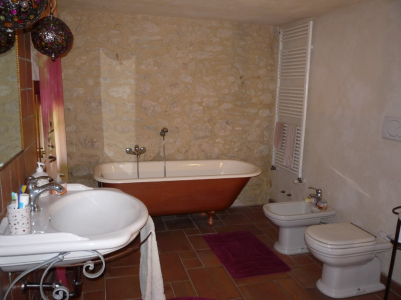 VAL LIONA: In splendida zona collinare rivolta a sud, debitamente servita da strada asfaltata, am...