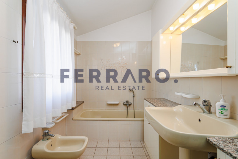 Treviso, Santa Bona. Codice IV2. In tranquillo contesto residenziale, proponiamo casa singola di ...