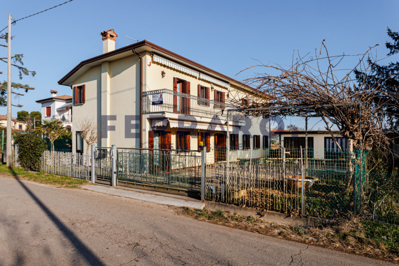 Treviso, Santa Bona. Codice IV2. In tranquillo contesto residenziale, proponiamo casa singola di ...