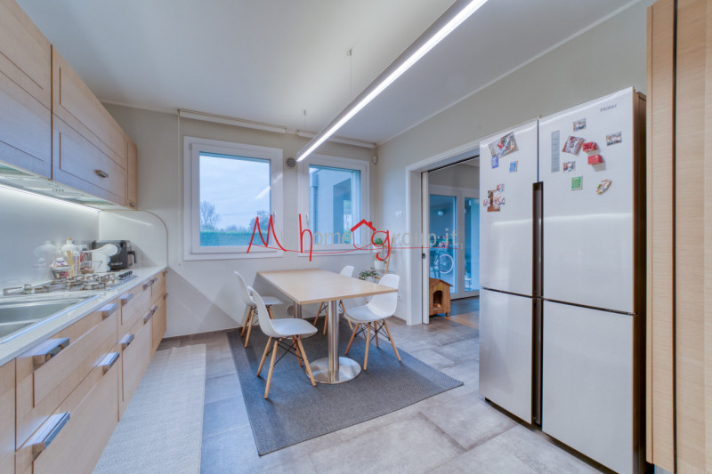 PADOVA ZONA MANDRIA  -  In una delle zone residenziali più apprezzate e tranquille della Mandria,...