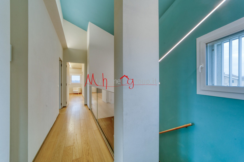 PADOVA ZONA MANDRIA  -  In una delle zone residenziali più apprezzate e tranquille della Mandria,...