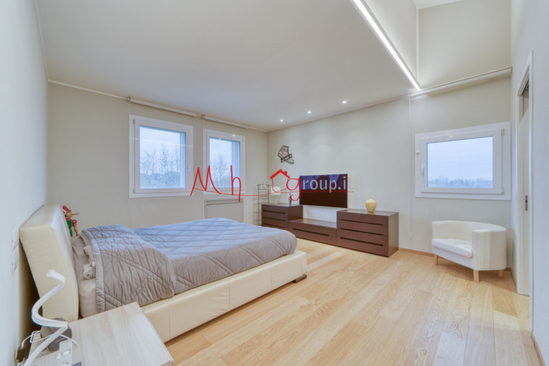 PADOVA ZONA MANDRIA  -  In una delle zone residenziali più apprezzate e tranquille della Mandria,...