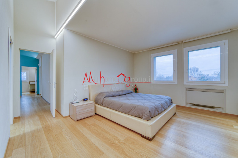 PADOVA ZONA MANDRIA  -  In una delle zone residenziali più apprezzate e tranquille della Mandria,...