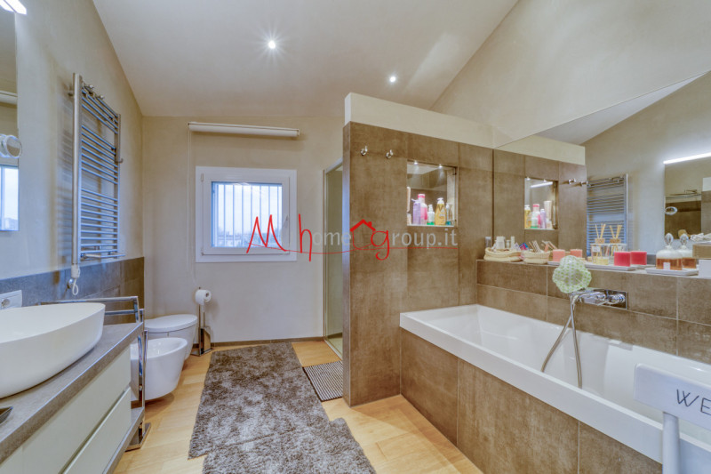 PADOVA ZONA MANDRIA  -  In una delle zone residenziali più apprezzate e tranquille della Mandria,...