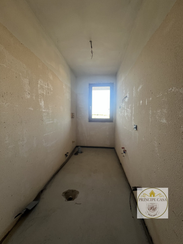 Vendesi nuova porzione di bifamiliare dalle generosissime metrature, situata in quartiere prettam...