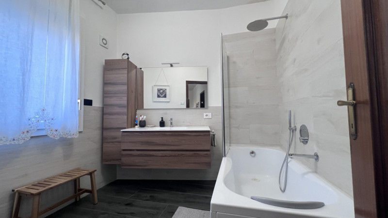 UN’ABITAZIONE "UNICA" NEL CUORE DI MONSELICE.

Dove la comodità del centro incontra la libertà di...