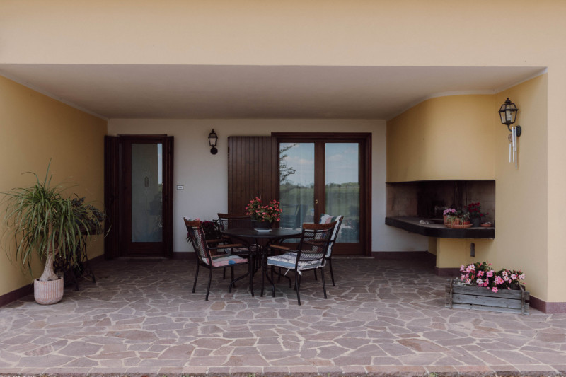 Villa Singola Immersa nel Verde con Parco Privato di 4.000 mq – A soli 1,5 km dal centro

Nel com...