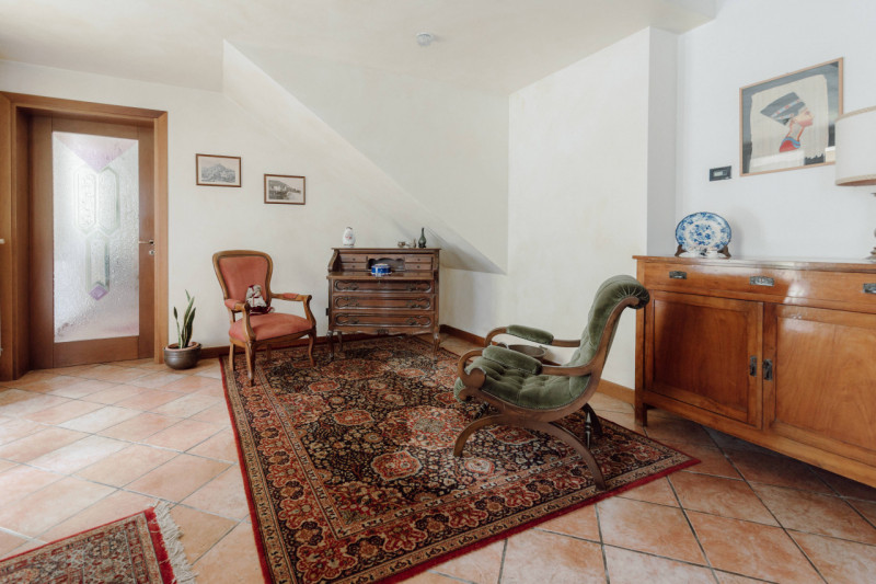 Villa Singola Immersa nel Verde con Parco Privato di 4.000 mq – A soli 1,5 km dal centro

Nel com...