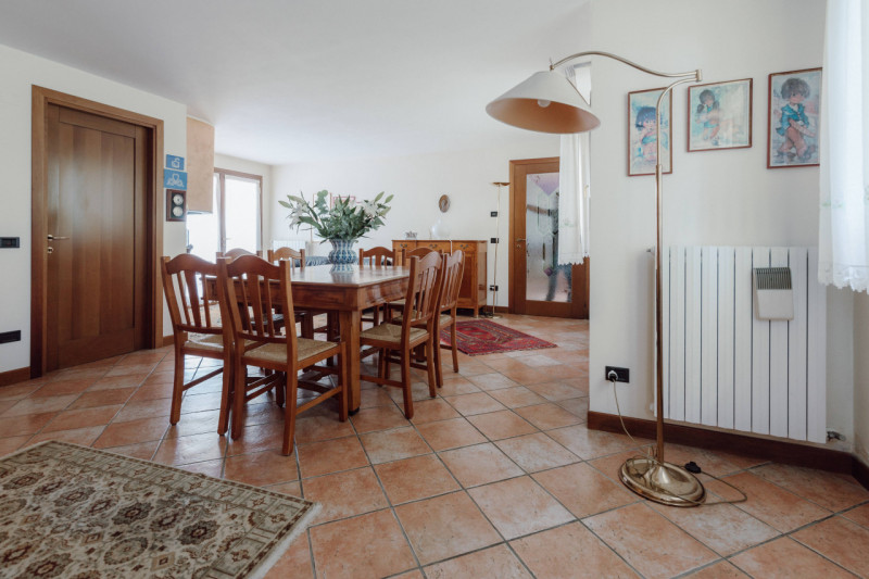 Villa Singola Immersa nel Verde con Parco Privato di 4.000 mq – A soli 1,5 km dal centro

Nel com...
