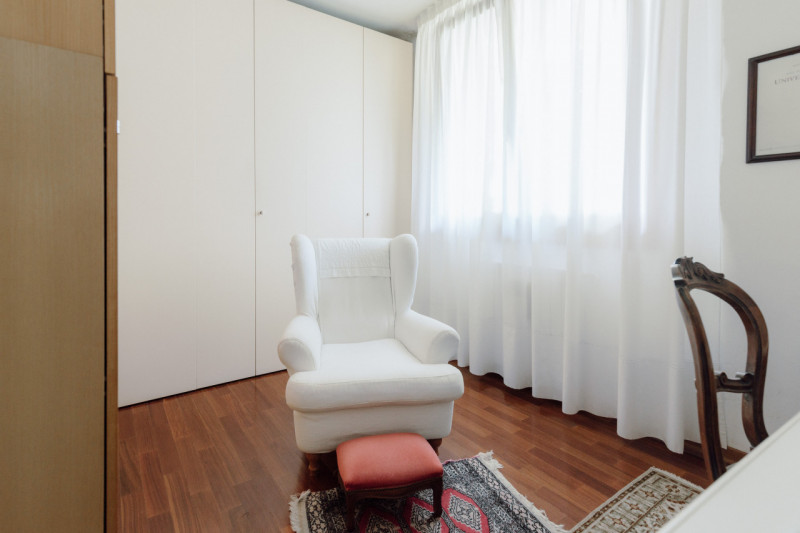 Villa Singola Immersa nel Verde con Parco Privato di 4.000 mq – A soli 1,5 km dal centro

Nel com...