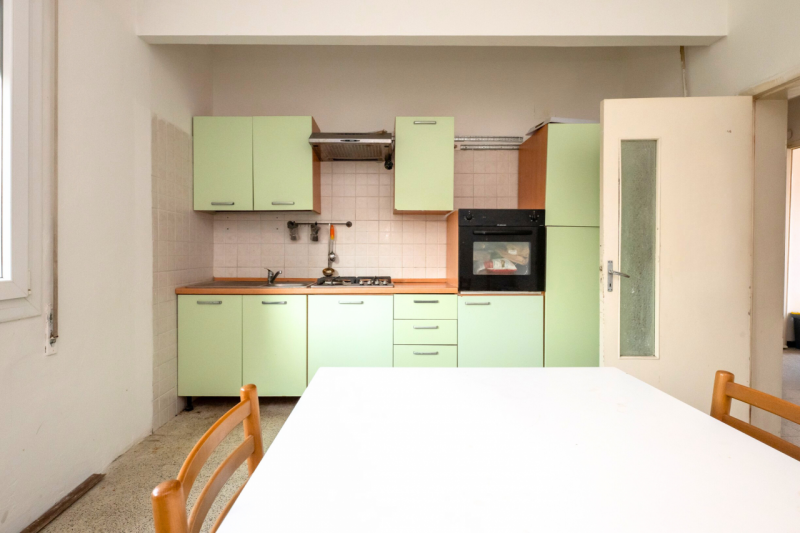 ***SOLO PER INVESTIMENTO***

Piccolo condominio di sole 4 unità abitative.
L'appartamento in vend...