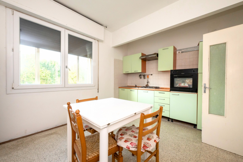 ***SOLO PER INVESTIMENTO***

Piccolo condominio di sole 4 unità abitative.
L'appartamento in vend...