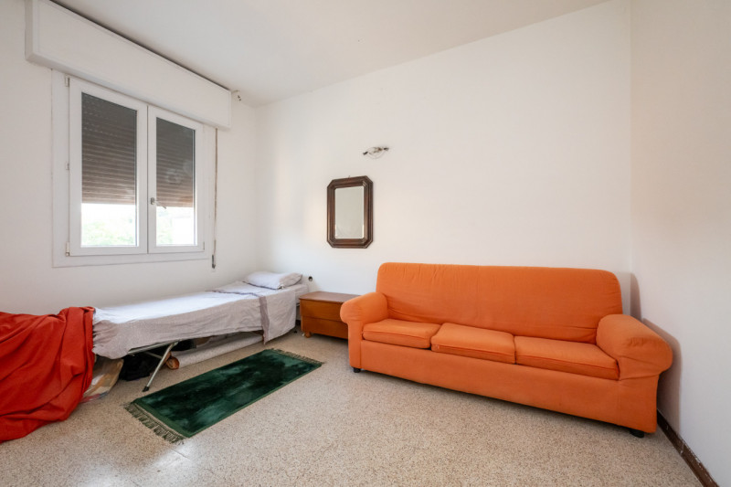***SOLO PER INVESTIMENTO***

Piccolo condominio di sole 4 unità abitative.
L'appartamento in vend...