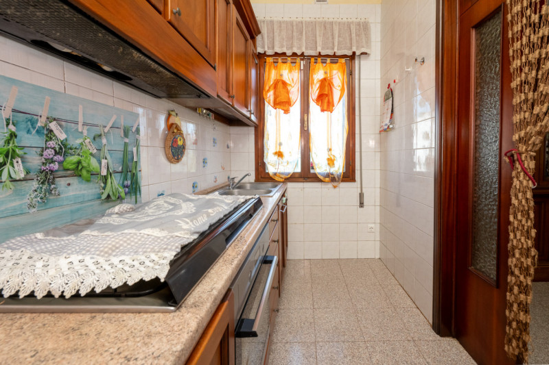 Rara occasione di abitazione unico livello -pronta da abitare, tempi brevi di liberazione- 
con m...