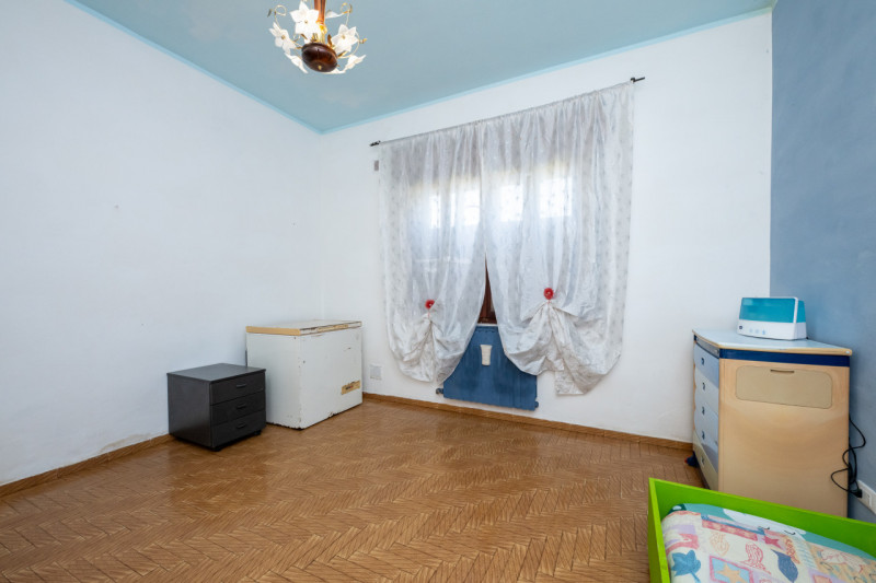 Rara occasione di abitazione unico livello -pronta da abitare, tempi brevi di liberazione- 
con m...