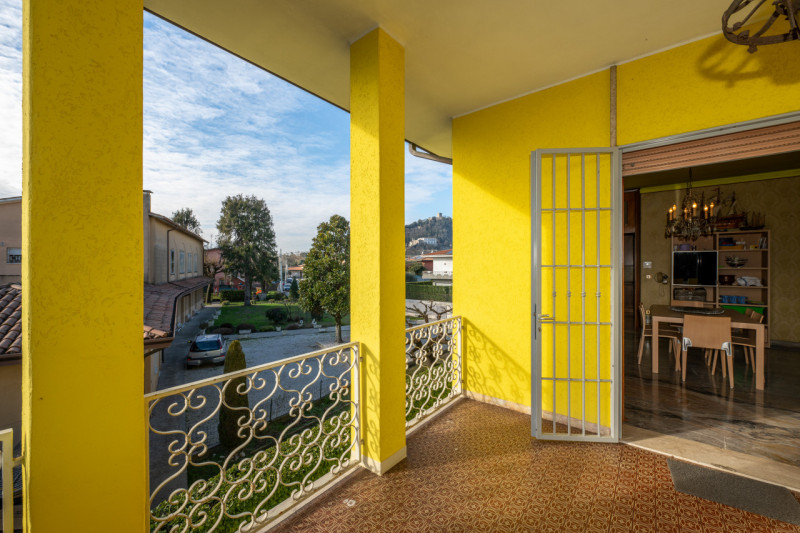 Qui compri innanzitutto la posizione. Non esiste a Monselice altro posto più in vista di questo.
...