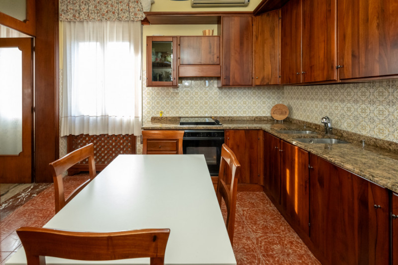 Qui compri innanzitutto la posizione. Non esiste a Monselice altro posto più in vista di questo.
...