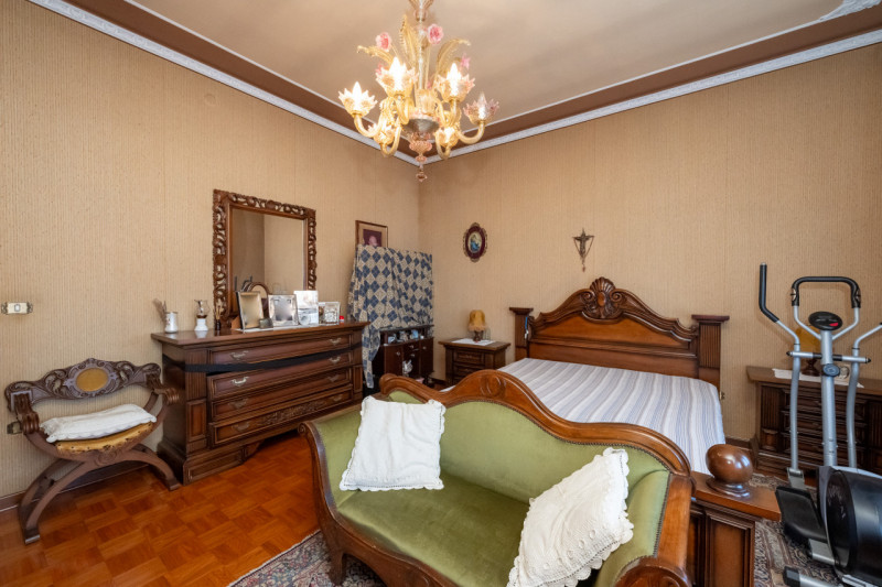 Qui compri innanzitutto la posizione. Non esiste a Monselice altro posto più in vista di questo.
...