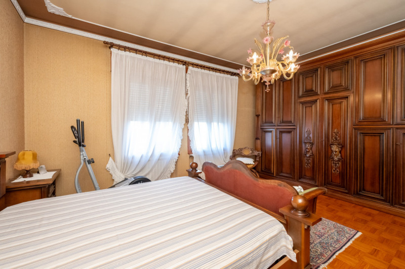 Qui compri innanzitutto la posizione. Non esiste a Monselice altro posto più in vista di questo.
...