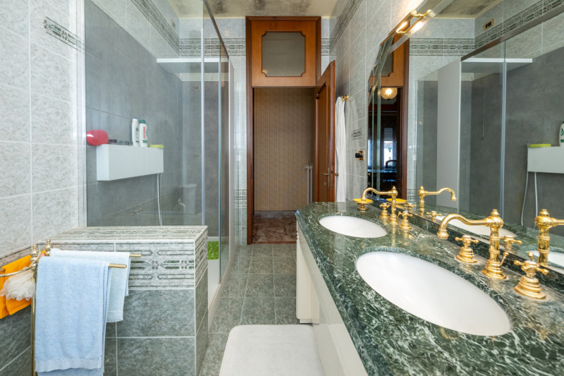 Qui compri innanzitutto la posizione. Non esiste a Monselice altro posto più in vista di questo.
...