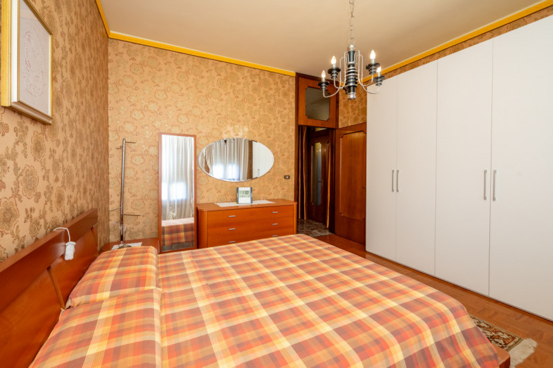 Qui compri innanzitutto la posizione. Non esiste a Monselice altro posto più in vista di questo.
...