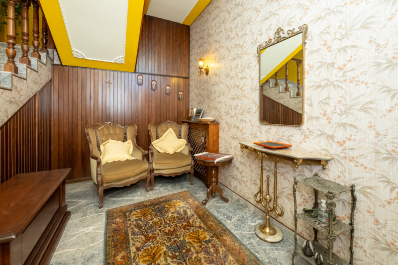 Qui compri innanzitutto la posizione. Non esiste a Monselice altro posto più in vista di questo.
...