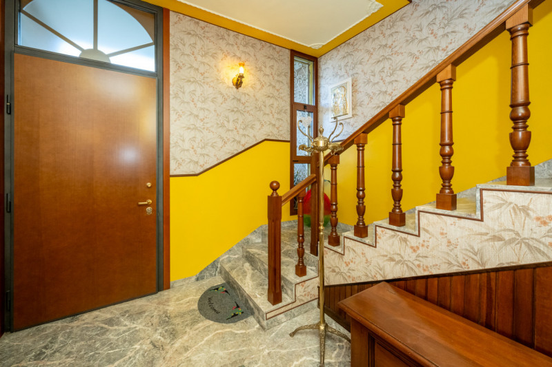 Qui compri innanzitutto la posizione. Non esiste a Monselice altro posto più in vista di questo.
...