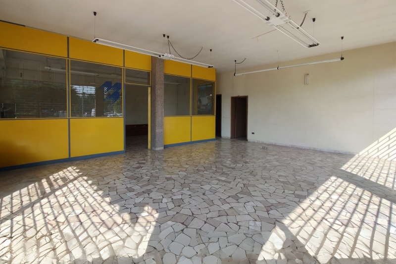 Qui compri innanzitutto la posizione. Non esiste a Monselice altro posto più in vista di questo.
...