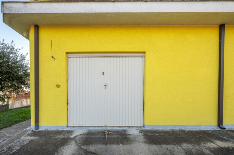 Qui compri innanzitutto la posizione. Non esiste a Monselice altro posto più in vista di questo.
...