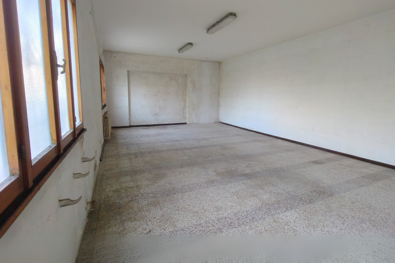 Qui compri innanzitutto la posizione. Non esiste a Monselice altro posto più in vista di questo.
...